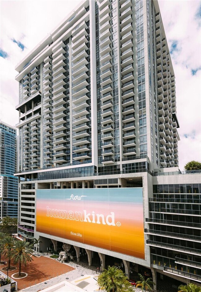 Building Photo - 221 SW 1st Ave