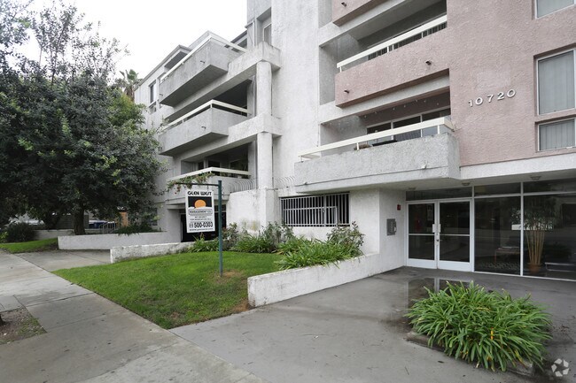 Entrance - 10720 Palms Apartments