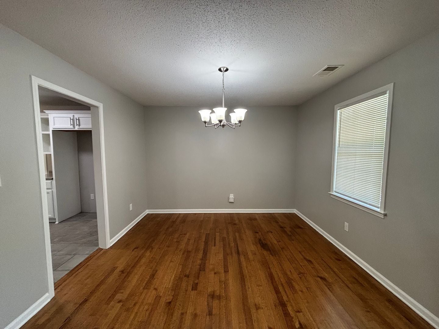 Building Photo - 4960 Sherry Dr