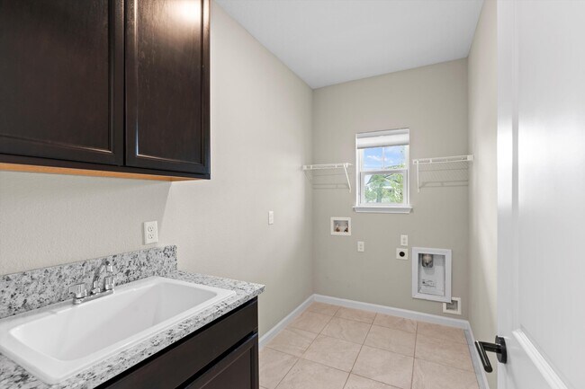 Building Photo - 1116 Rustic Mill Dr