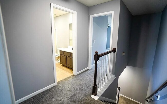 Building Photo - 853 E 167th Ct