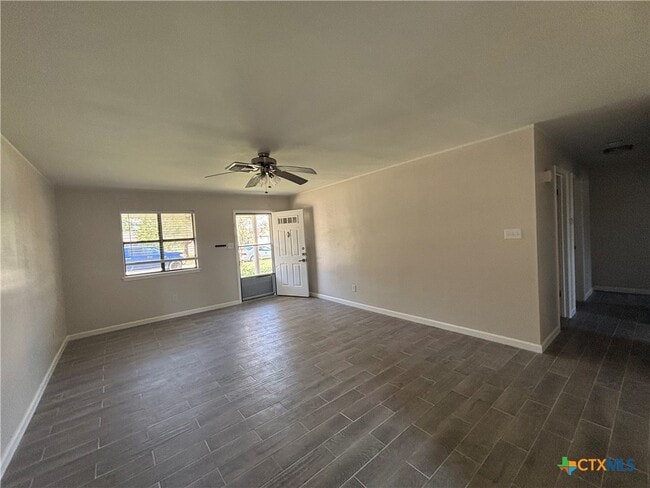 Building Photo - 105 Tangerine Dr