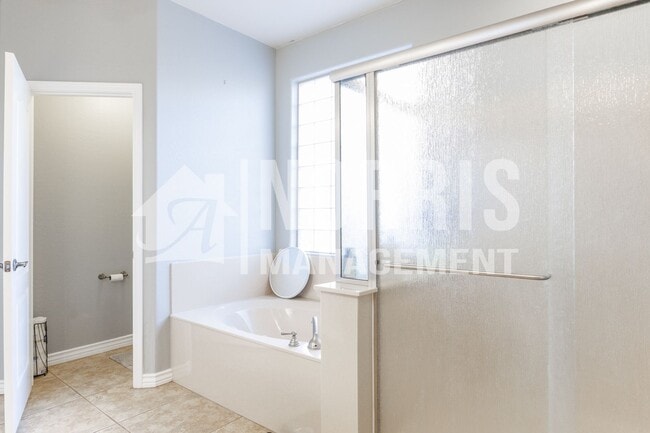 Building Photo - Beautiful Large Home NOT FURNISHED with Pool in Villago Community