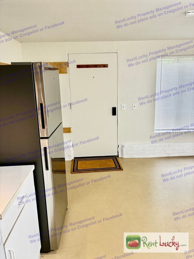 Building Photo - Private Studio w/Bonus Room | Fire pit | Storage Area | Maple Leaf Area