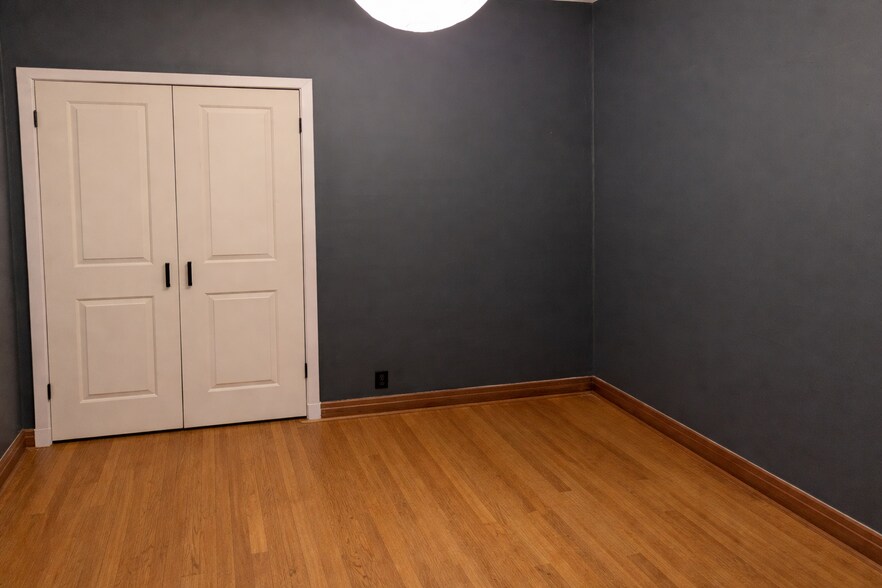 Building Photo - 2506 N Avers Ave