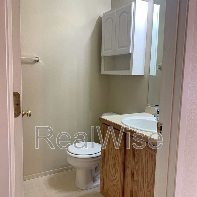 Building Photo - 2080 NE Chanel Ct