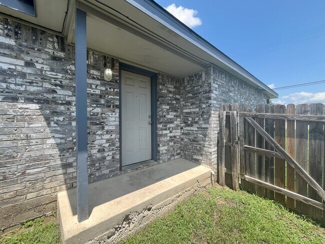Building Photo - 1714 Ute Trail