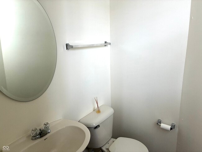 Building Photo - 420 W Main St