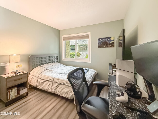 Building Photo - 1346 E Hillcrest Dr