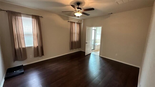 Building Photo - 1703 Thornhollow Dr
