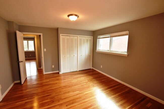 Building Photo - Awesome 4BR, 3BA Close In Bethesda Home With 2 Car Garage!!!
