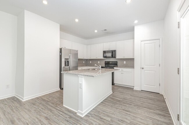 Building Photo - Charming 3-Bedroom Home in Columbia – Avai...