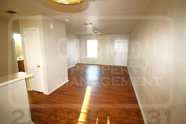 Building Photo - 1708 Spring Rose Cir