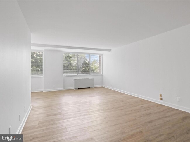 Building Photo - 301 N Beauregard St