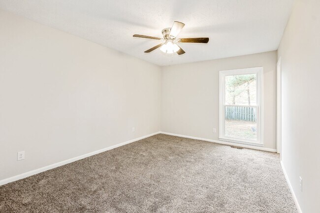 Building Photo - 3-Bedroom Retreat with 2 Full Baths in Fayetteville