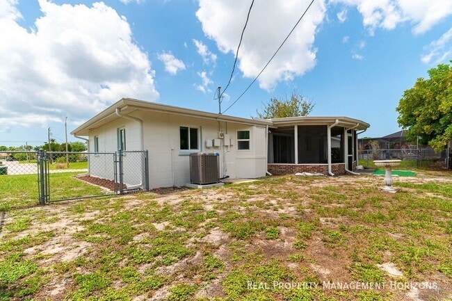 Building Photo - 535 Oxford Dr