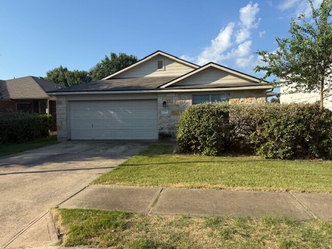 Primary Photo - 4 Bedroom 2 Bathroom Liberty Hill Home