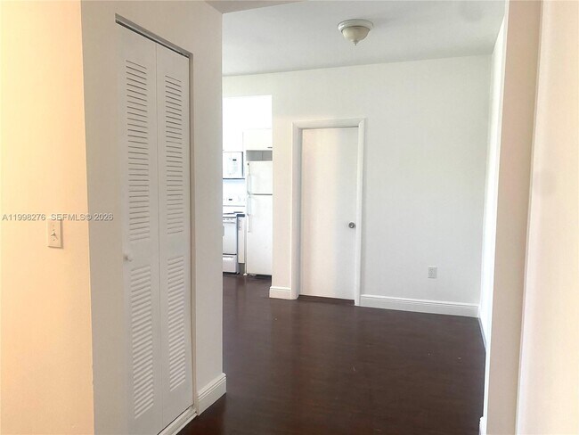 Building Photo - 577 NE 62nd St