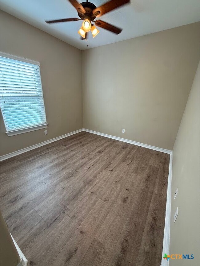 Building Photo - 1071 Rocky Ridge Loop