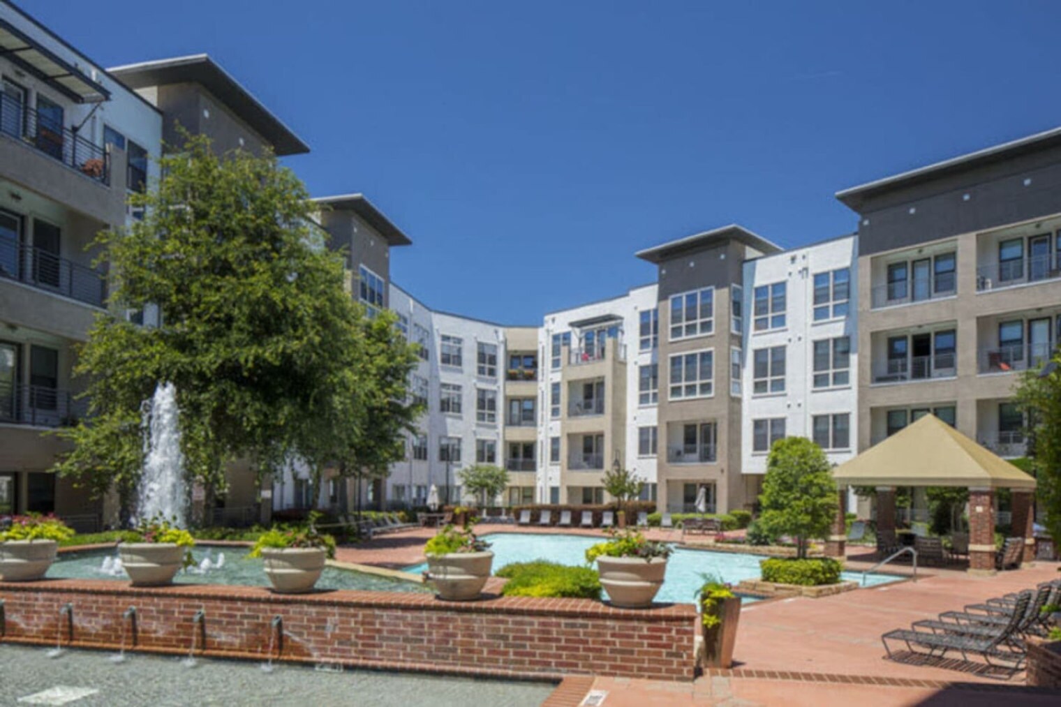 Building Photo - 800 Lake Carolyn Pkwy