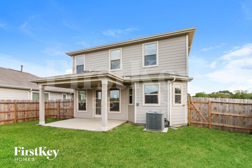 Building Photo - 16550 Bouldgreen St