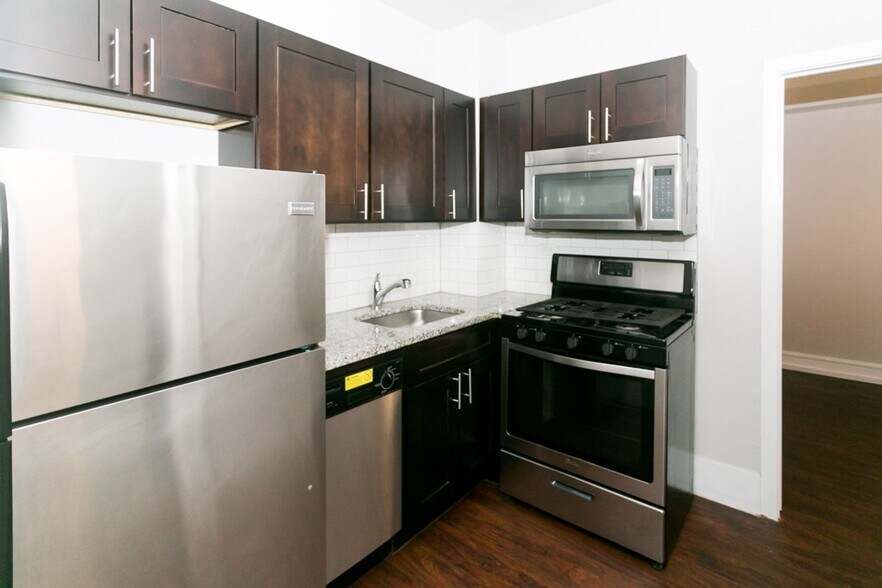 Building Photo - 6748 N Ashland Ave