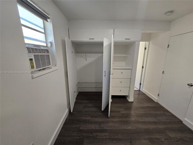 Building Photo - 1629 SW 6th St