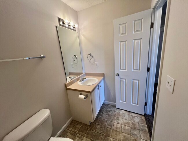 Building Photo - 707 Porter Ln