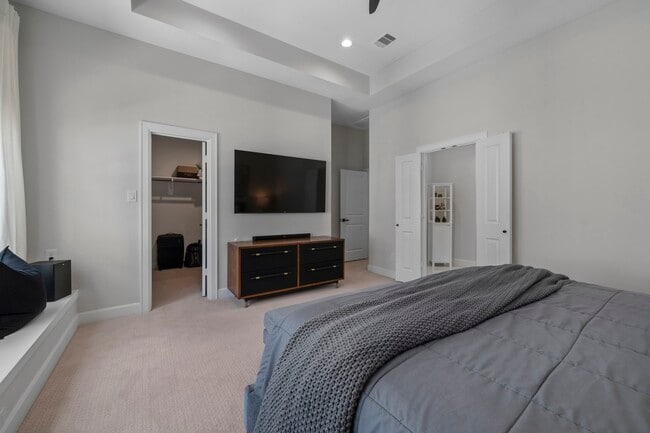 Building Photo - 9555 Neuens Rd