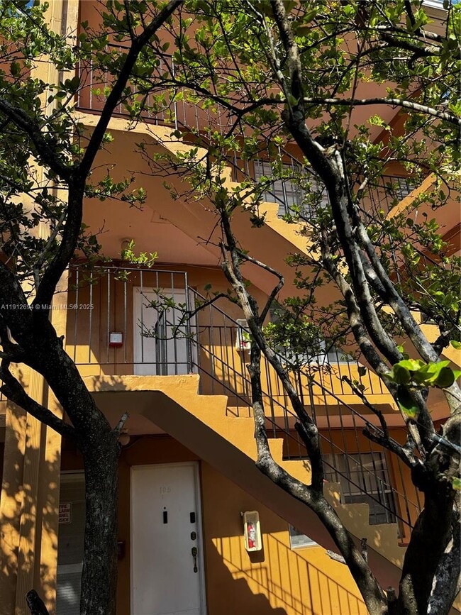 Building Photo - 1330 W 54th St