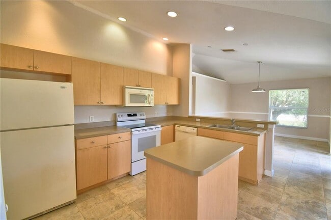 Building Photo - 223 Grouper Ct