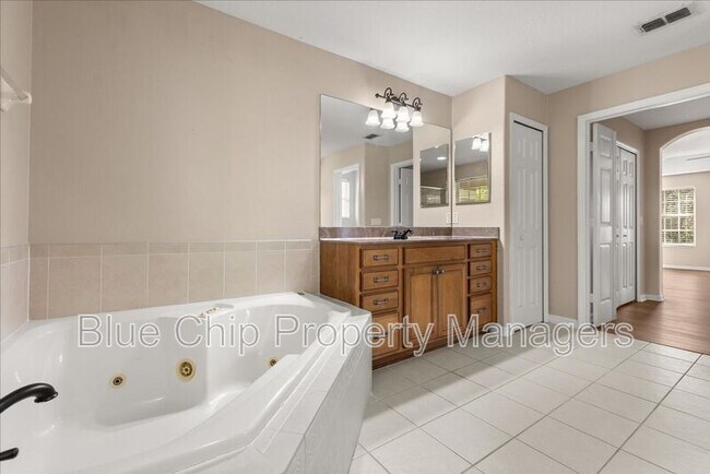 Building Photo - 11080 Taeda Dr