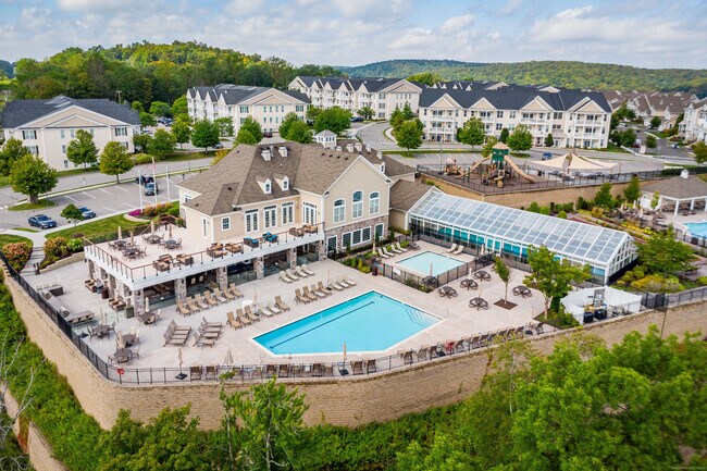 Building Photo - 8 Brentwood Cir