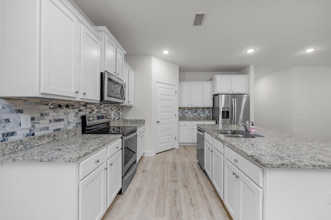Building Photo - 7814 Burnside Lp