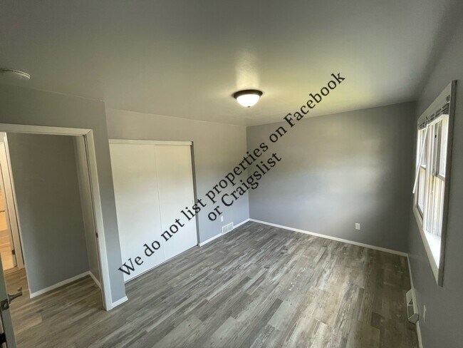 Building Photo - 13 Pawling St