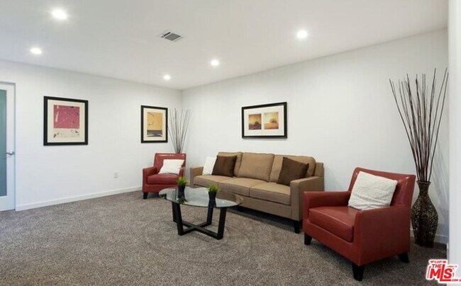 Building Photo - 3624 Avenida Del Sol