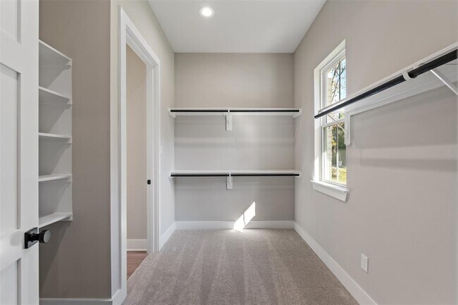 Building Photo - 15109 Paradise Ct