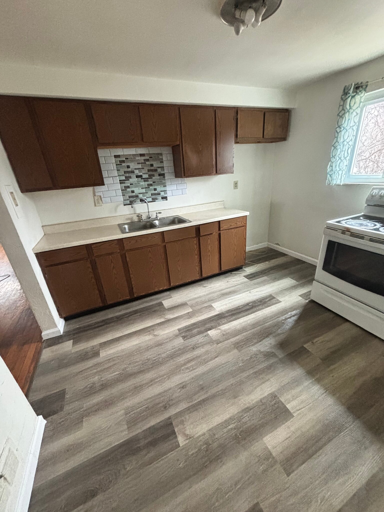 Building Photo - 110 Short St