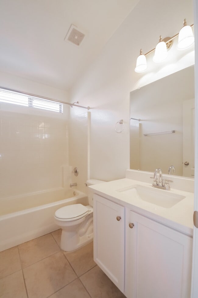 Building Photo - 13284 W Port Au Prince Ln