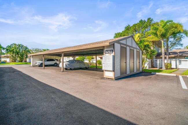 Building Photo - Fully Renovated 3 Beds 2 baths condo off M...