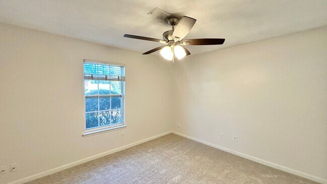 Building Photo - Alpharetta 3 Bedroom-2 Bathroom, Minutes F...