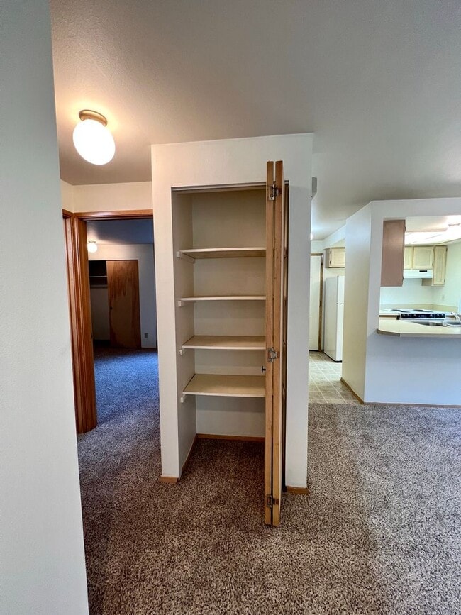 Building Photo - 1393 Bradley Ln