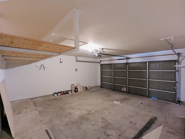 Building Photo - 8815 Lyndonnille Falls Ln
