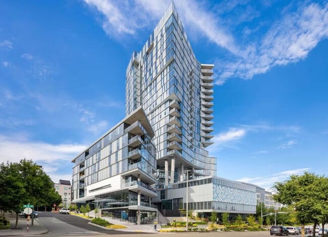 Primary Photo - 1100 112th Ave NE