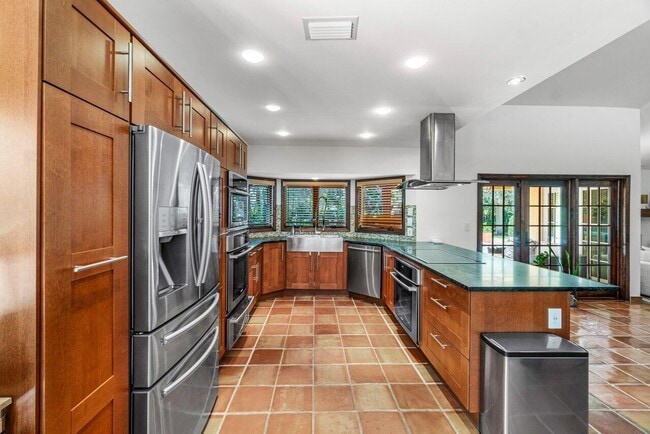 Building Photo - 2598 NW 27th St