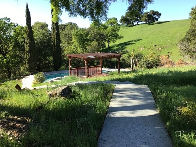 Building Photo - LUXURIOUS PRIVATE STUDIO WITH BREATH TAKING VIEWS