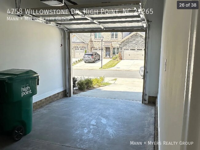 Building Photo - 4758 Willowstone Dr