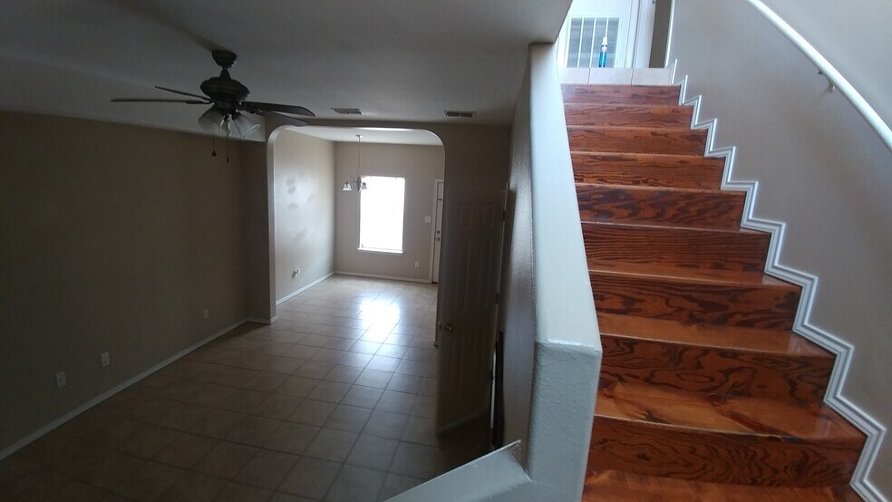 Building Photo - 422 Stone Drive