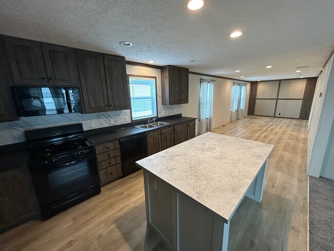 Building Photo - 194 Colorado St