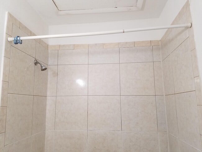 Building Photo - 2009 Division Ave